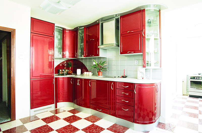 Bold Red Color Kitchen - Easy : Renovate
